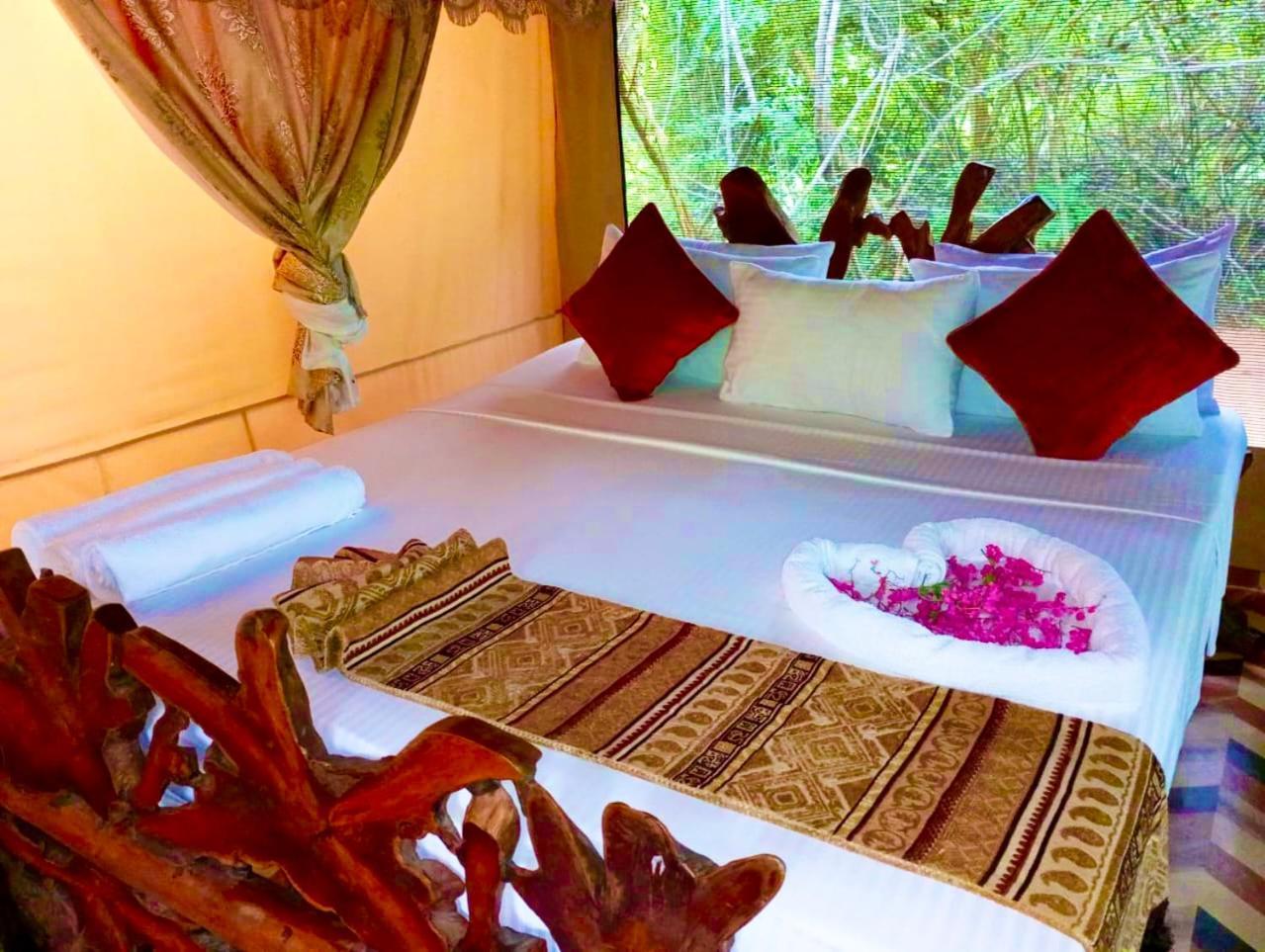 Yala Podi Hoona Bush Camp Hotell Eksteriør bilde